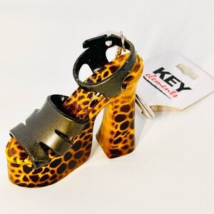 Element Women's Black and Brown Leopard Platform Heel Keychain NWT
